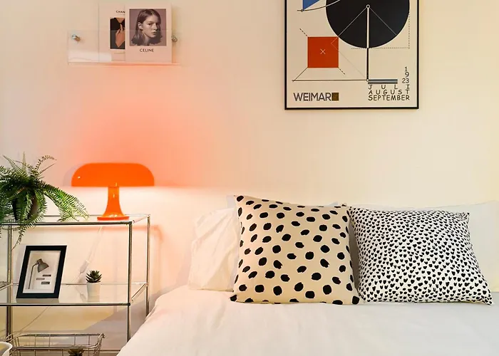 Sillim National 5 Min Gangnam 20 Min Jamsil Seongsu Hongdae 2br Sleeps 4
