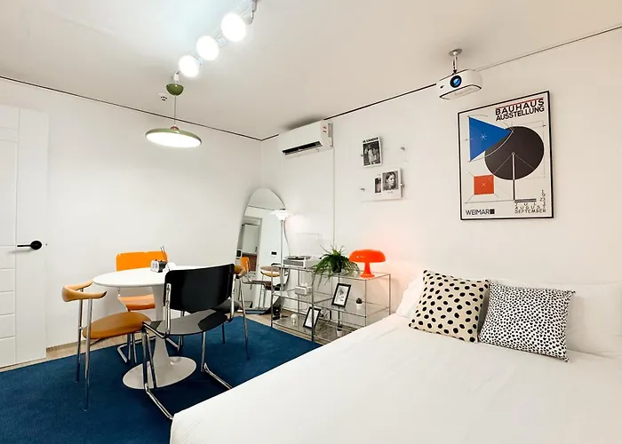 Sillim National 5 Min Gangnam 20 Min Jamsil Seongsu Hongdae 2br Sleeps 4 ソウル特別市