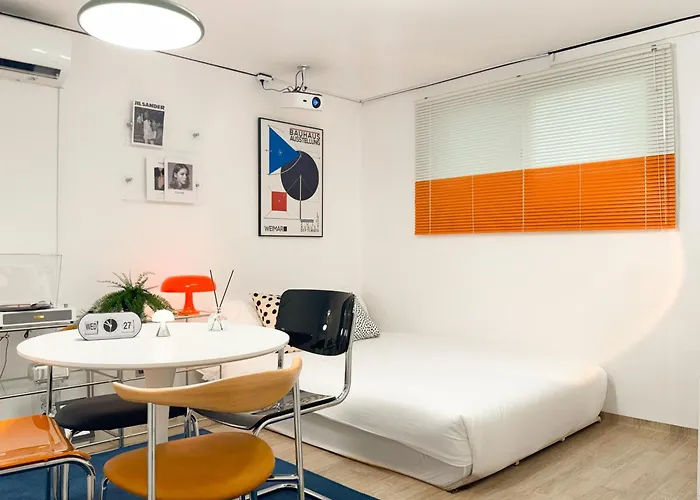 Sillim National 5 Min Gangnam 20 Min Jamsil Seongsu Hongdae 2br Sleeps 4 *