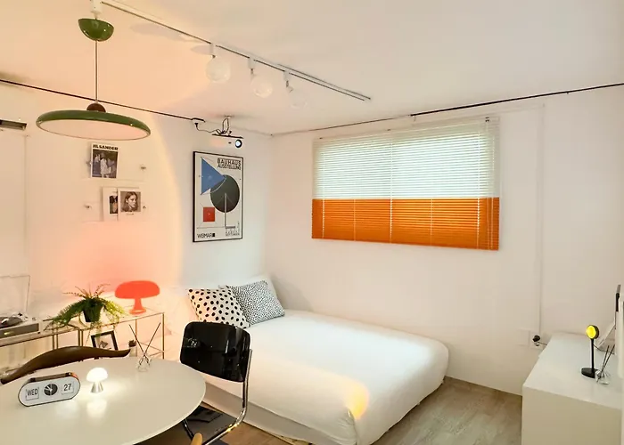 Sillim National 5 Min Gangnam 20 Min Jamsil Seongsu Hongdae 2br Sleeps 4 アパート