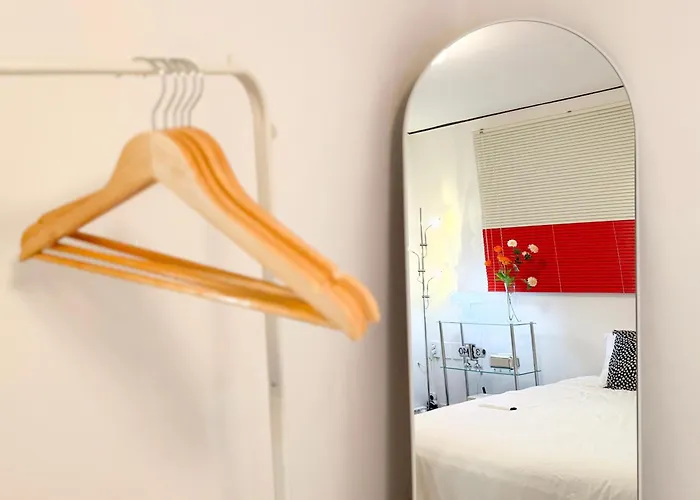 Sillim National 5 Min Gangnam 20 Min Jamsil Seongsu Hongdae 2br Sleeps 4 アパート