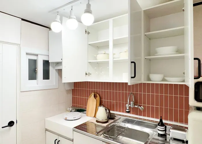 Sillim National 5 Min Gangnam 20 Min Jamsil Seongsu Hongdae 2br Sleeps 4 アパート ソウル特別市