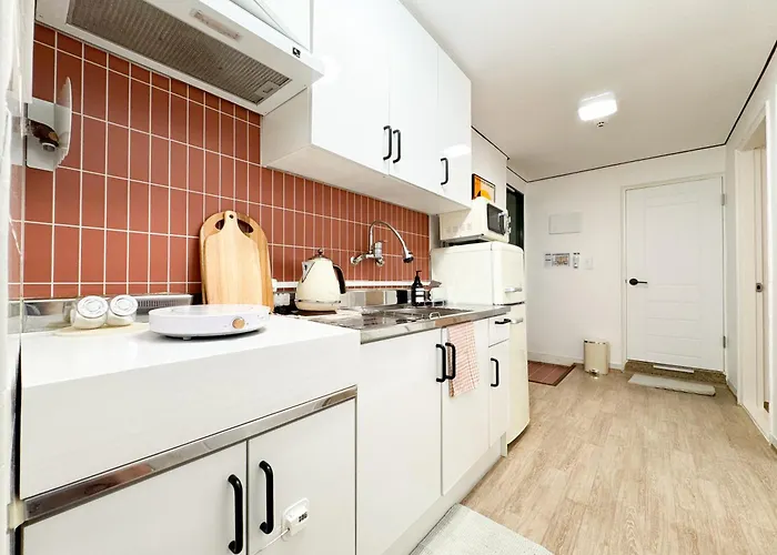 Sillim National 5 Min Gangnam 20 Min Jamsil Seongsu Hongdae 2br Sleeps 4 *