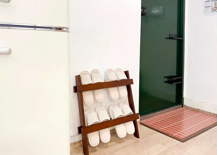 Sillim National 5 Min Gangnam 20 Min Jamsil Seongsu Hongdae 2br Sleeps 4